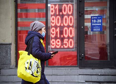 Exchange rates in the window of the Moscow currency exchange point on Thursday. 