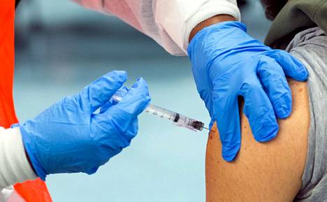 Modernan koronavirusrokotetta annettiin tammikuussa rokotukseen tulleelle New Yorkissa.