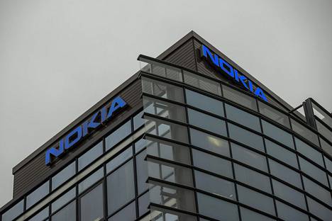 IS 20201027 Yritysten tunnuksia, lippuja ja kylttejä. Nokia. Kuva: Pete Aarre-Ahtio / IS
