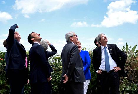 Yhdysvaltain presidentti Donald Trump, Britannian pääministeri Theresa May, Ranskan presidentti Emmanuel Macron, EU-komission puheenjohtaja Jean-Claude Juncker, Saksan liittokansleri Angela Merkel ja Italian pääministeri Paolo Gentiloni G7-kokouksessa Sisiliassa.