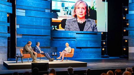 Yhdysvaltojen entinen ulkoministeri Hillary Clinton osallistui videoyhteydellä Copenhagen democracy summit -tapahtumaan. Lavalla keskustelivat Anders Fogh Rasmussen ja Andri Jermak.