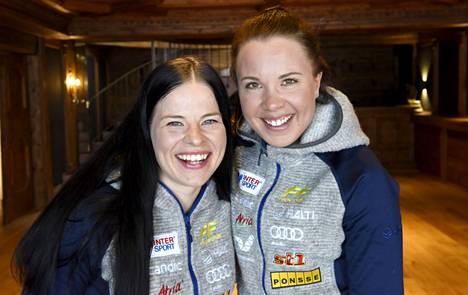 Krista Pärmäkoski (vas.) ja Kerttu Niskanen aikovat hiihtää Tour de Skin kokonaan.