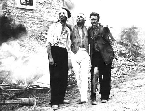 Nanni Loyn parodisessa sotaseikkailussa Sisilian tykit on sankareista jäljellä lopuksi tämä ryhmä: vasemmalta: Martin Landau, Nino Manfredi ja Jason Robards.