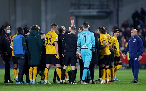 Brentford's Danish pilot Thomas Frank looked at the red card after the match.