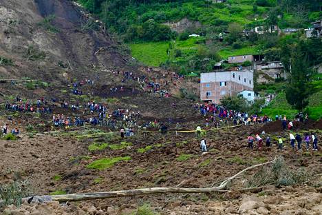 Alausin kylä Ecuadorissa hautautui maavyöryn alle viime viikolla.