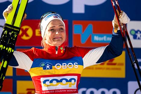 Therese Johaug päätti uransa ylivoimaiseen voittoon Holmenkollenilla lauantaina.