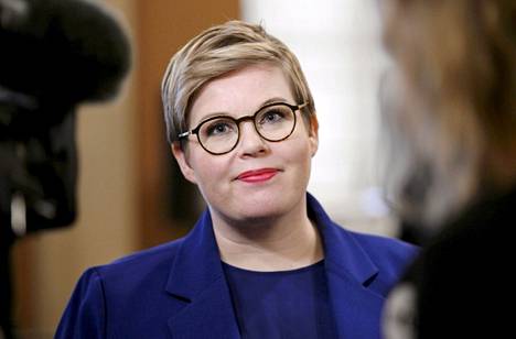 Valtiovarainministeri Annika Saarikko (kesk).