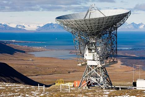 EISCAT research station in Svalbard in 2007. It is part of a system for studying the interaction between the sun and the earth and northern lights, which also has stations in Kiruna, Sweden, and Sodankylä, Finland.