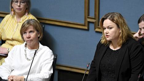 Hallitus | Henriksson ja Kiuru ovat perjantaina olleet ministereinä 2000 päivää – testaa HS:n visassa, kuinka hyvin tunnet Suomen ministerihistorian