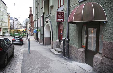 Yksi ajanjakso loppuu: Helsingin väitetysti ensimmäinen pitseria avattiin  vuonna 1970 Kruununhakaan, nyt pitsan tuoksu katoaa Snellmaninkadulta -  Kaupunki 