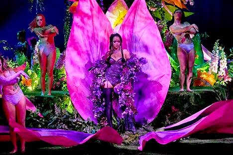 Rihanna esiintyi 2. lokakuuta Savage X Fenty -muotinäytöksessä Los Angelesissa.
