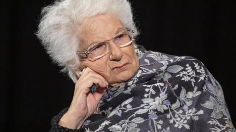 Auschwitzista selvinnyt 89-vuotias italialaissenaattori ehdotti vihapuhetyöryhmää ja tarvitsee nyt vartiointia vihaviestitulvan takia