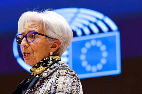 Euroopan keskuspankin pääjohtaja Christine Lagarden varoitti torstaina rahoitusolojen kiristymisestä.