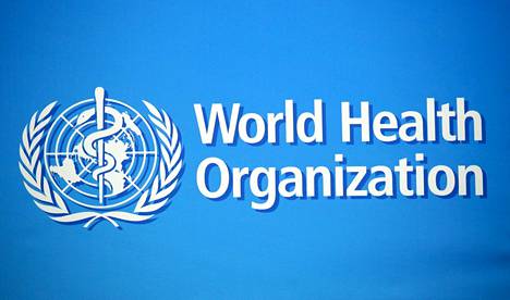 Maailman terveysjärjestö kaavailee apinarokko-taudin nimeämistä uudelleen. Kuvassa järjestön logo sen pääkonttorissa Sveitsin Genevessä.