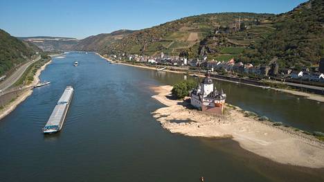 Rein on Saksan pisin joki ja tärkein sisävesireitti. Joen vedenpinta on poikkeuksellisen alhaalla.