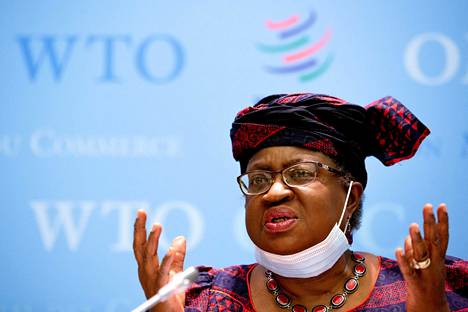 Maailman kauppajärjestön WTO:n johtaja Ngozi Okonjo-Iweala on tehnyt pitkään töitä sen eteen, että myös köyhille maille saataisiin koronavirusrokotteita.