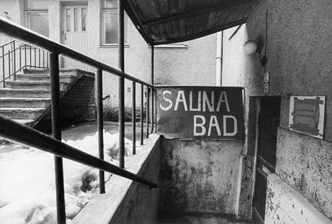 Yleiset saunat ehtivät melkein kadota – vanhat kuvat kertovat julkisen  kylpemisen kultakaudesta Helsingissä - Kaupunki 