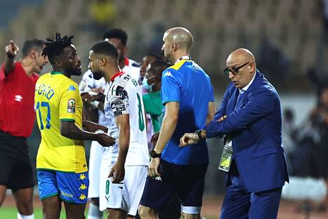 Ghanan ja Gabonin välisessä ottelussa erotuomarilla oli selvitettävää.