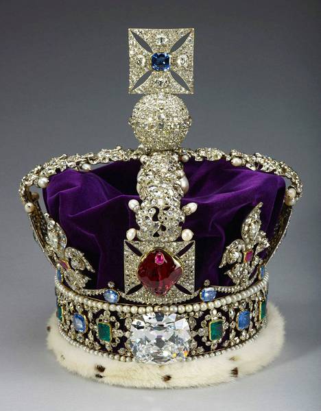 Imperial State -kruunussa on yli 2000 timanttia.