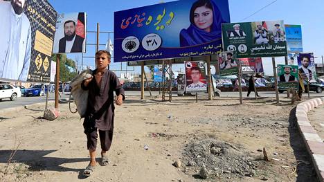 Afganistanin parlamenttiin pyrkinyt poliitikko kuoli pommi-iskussa – vaalien alla on surmattu jo kymmenen ehdokasta