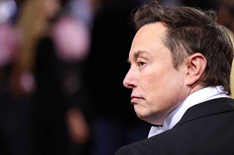 Maailman rikkain ihminen Elon Musk uskoo Cathie Woodin tavoin deflaatiouhkaan.