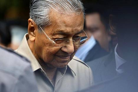 Mahathir Mohamad kuvattuna Kuala Lumpurissa viime perjantaina, jolloin hän oli vielä kuninkaan valtuuttama väliaikainen pääministeri.