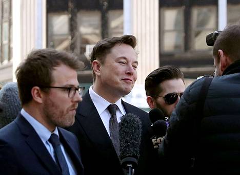 Teslan toimitusjohtaja, maailman rikkain mies Elon Musk pyrkii irti tekemästään ostotarjouksesta.