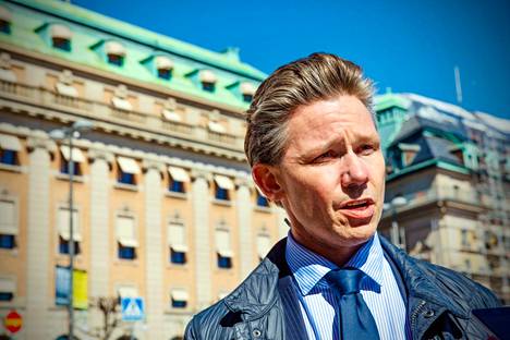 Pål Jonson edustaa oppositiopuolue maltillista kokoomusta.