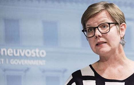 Sisäministeri Krista Mikkonen pitää Espoon Ison Omenan lauantaisia tapahtumia järkyttävinä.
