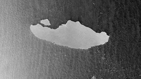 Satelliitti Sentinel-1 havaitsi 23. huhtikuuta, että valtavasta jäävuoresta A-68 lohkesi pala. Iso on palakin, 19 kilometriä pitkä.