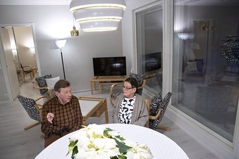 Lasse ja Irmeli Virtanen rakennuttivat unelmien kotinsa Porin Yyteriin toissa vuonna. ”Olen niin kiitollinen siitä, että sain tällaisen talon. Tämä on palkinto siitä, että on koko ikänsä säästänyt”, Lasse Virtanen sanoo.