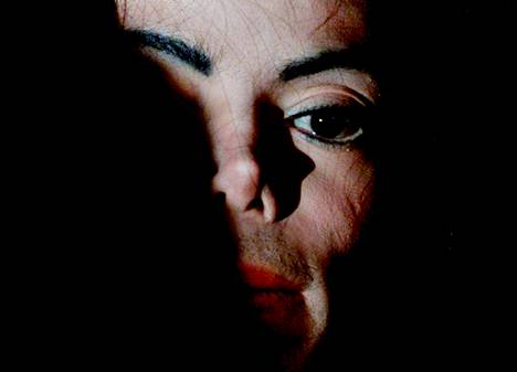 Leaving Neverland -dokumentti antaa ymmärtää, että Michael Jackson syyllistyi lasten hyväksikäyttöön järjestelmällisesti.