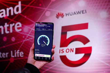 Huawein 5g-tekniikkaa testattiin Huawein matkapuhelimella yhtiön tiloissa Lontoossa tammikuun lopussa.