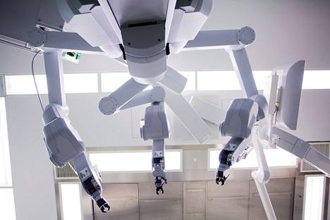 Tämä ei ole uusi Da Vinci Xi, vaan sydänleikkauksia tekevä robotti, joka kuvattiin vuonna 2014.