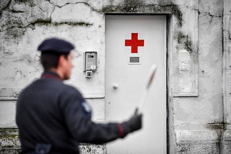 Entinen sotilassairaala on avattu koronaviruspotilaita varten Milanossa.