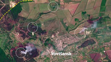 Planet Labs -yhtiön satelliittikuvassa näkyy useita savupatsaita Ukrainan ja Venäjän rajalla. Kuva on otettu perjantaina, jolloin Venäjä aloitti hyökkäyksensä Harkovan alueelle.