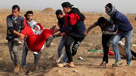 Israelin sotilaat ampuivat mieltään osoittanutta joulupukkia jalkaan