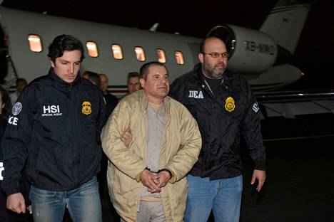 Sinaloan kartellin johtaja Joaquín ”Pätkä” Guzmán tuotiin tuomiolle Yhdysvaltoihin tammikuussa 2017.