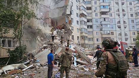 Kerrostalo romahti Belgorodissa sunnuntaina. Venäjä syyttää tapahtuneesta Ukrainaa, joka on tehnyt alueelle useita ilmaiskuja.