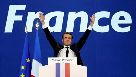 Vaalien ykköskierroksen voittaja Emmanuel Macron kuvaili sunnuntaina, että hänen liikkeensä on muuttanut Ranskan poliittisen elämän yhdessä vuodessa.
