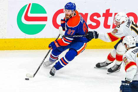 Connor McDavid won the point exchange of the playoffs with a dazzling performance of 8+34.