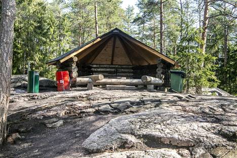 Yksi kohde on unohtunut, vaikka Helsingin seudulla riehuu ennenkokematon  retkeilybuumi: Tällainen on vuori, josta piti tulla ”Suomen Holmenkollen” -  Espoo 