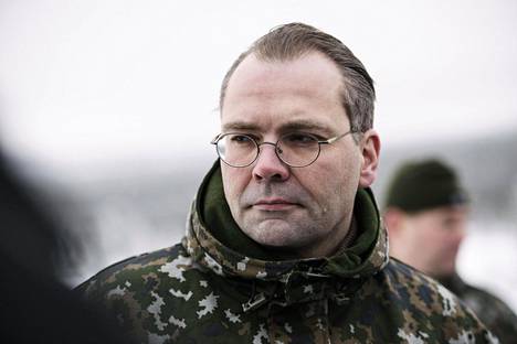 Puolustusministeri Jussi Niinistö seurasi maavoimien vaikuttamisharjoitusta Rovajärven ampuma-alueella Rovaniemellä marraskuussa 2016.