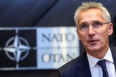 Naton pääsihteeri Jens Stoltenberg isännöi Suomen, Ruotsin ja Turkin välillä käytyjä keskusteluja Suomen ja Ruotsin Nato-jäsenyyteen liittyen maanantaina. 
