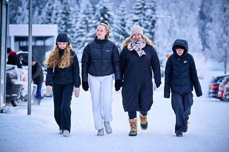 Elina Korhonen (second right) has applied for Sanni Rantonen (left), Tilda Immonen and Aleksi Rissanen's school.