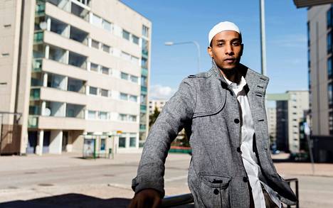 Nuoret Muslimit ry:n Hunderra Assefa tutustui viranomaisten kanssa Minnesotaan. Hänestä poliiseja voisi olla eri kulttuuritaustoista myös Suomessa.