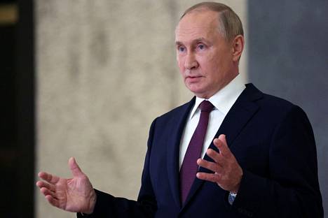 Venäjän presidentti Vladimir Putin puhui perjantaina Samarkandissa pidetyssä lehdistötilaisuudessa Euroopan energiakriisin syistä palatessaan Kiinan Shanghaista.