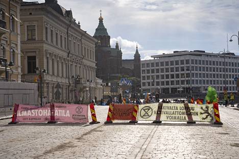 The August uprising stopped traffic on Pohjoisesplanadi from last Friday to Saturday.  According to the police, the same will not be possible in the area of ​​the Kaisaniemi roundabout.