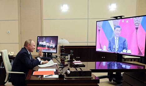 Venäjän presidentti Vladimir Putin keskusteli Kiinan presidentin Xi Jinpingin kanssa keskiviikkona videoyhteyden välityksellä. 