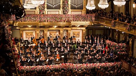 Wienin filharmonikkoja johtaa Daniel Barenboim.